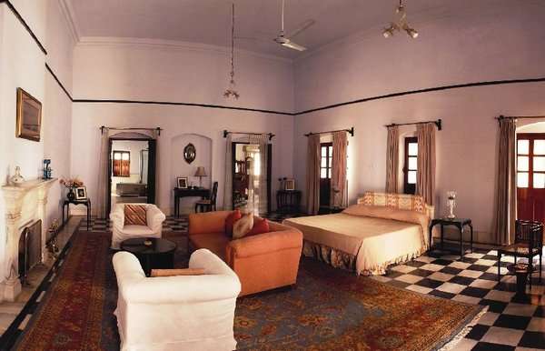 inside pics of pataudi palace