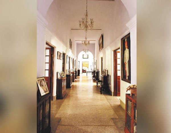 inside pics of pataudi palace