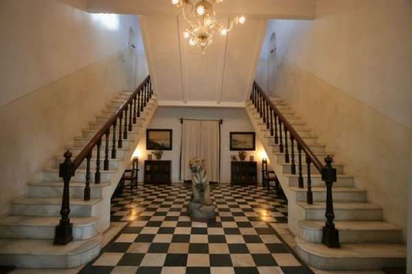 inside pics of pataudi palace