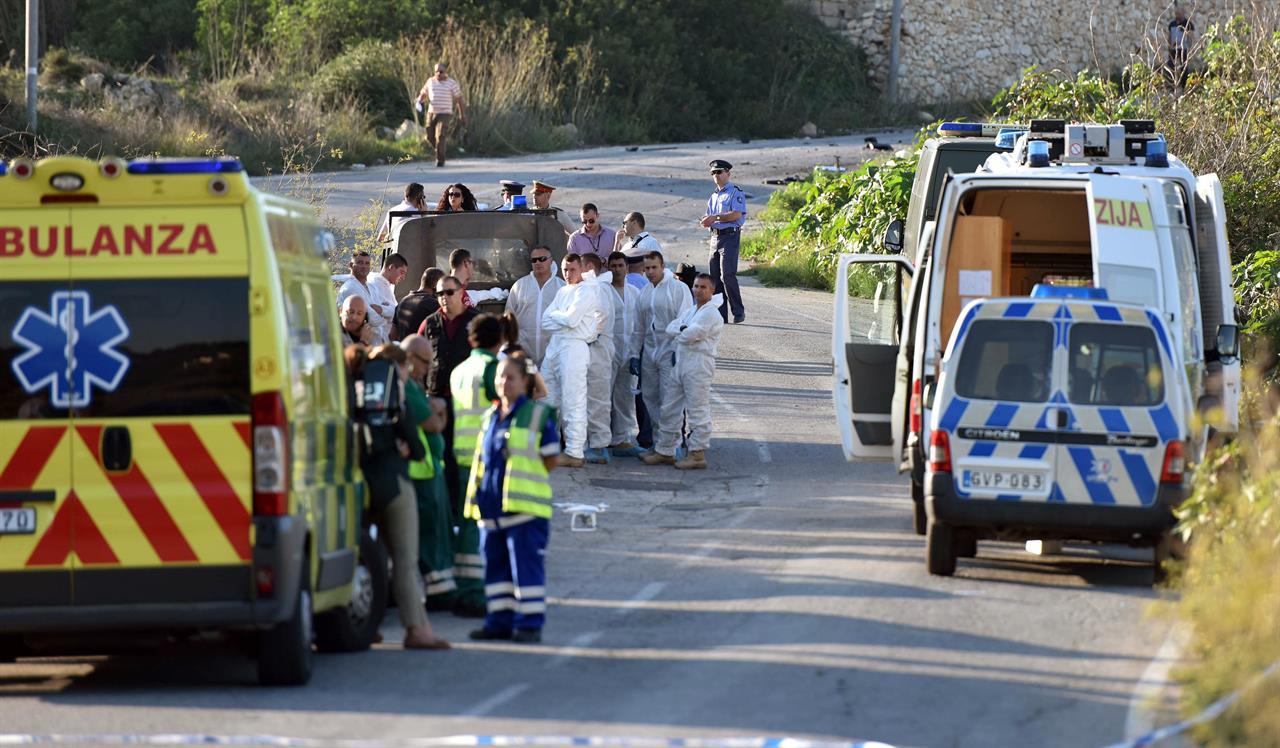 Bomb kills journalist