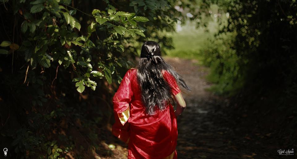 മറുപടിയില്ലാത്ത വിളികൾക്കു പിന്നാലെ എങ്ങോട്ടെന്നില്ലാതെ കാലുകൾ ചലിച്ചു കൊണ്ടേയിരുന്നു
