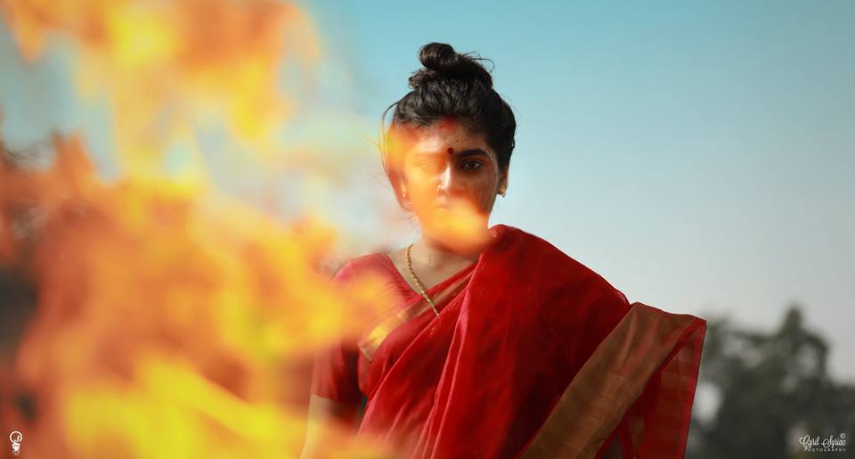 ഞാൻ ദ്രൗപതി, പ്രതികാരം പ്രതിഷേധമാക്കിയവൾ, ദുശ്ശാസനന്റെ ചുടുരക്തം അണിഞ്ഞവൾ, എന്റെ ആത്മരോദനത്തിന്റെ അലർച്ചകൾക്ക് മോക്ഷമെവിടെ? എൻ്റെ മാതൃത്വത്തിൻ്റെ വിങ്ങലുകൾക്ക് ആത്മശാന്തി എവിടെ?...