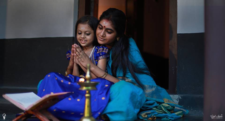 സന്ധ്യാദീപത്തിനു മുന്നിൽ എൻ്റെ കുഞ്ഞിനെ മടിയിലിരുത്തി ഹരി നാമം ചൊല്ലികൊടുക്കുമ്പോഴൊക്കെ എൻ്റെ ലോകം എൻ്റെ കൈകൾക്കുള്ളിൽ സുരക്ഷിതമാണെന്ന് ഞാൻ സന്തോഷിച്ചിരുന്നു.