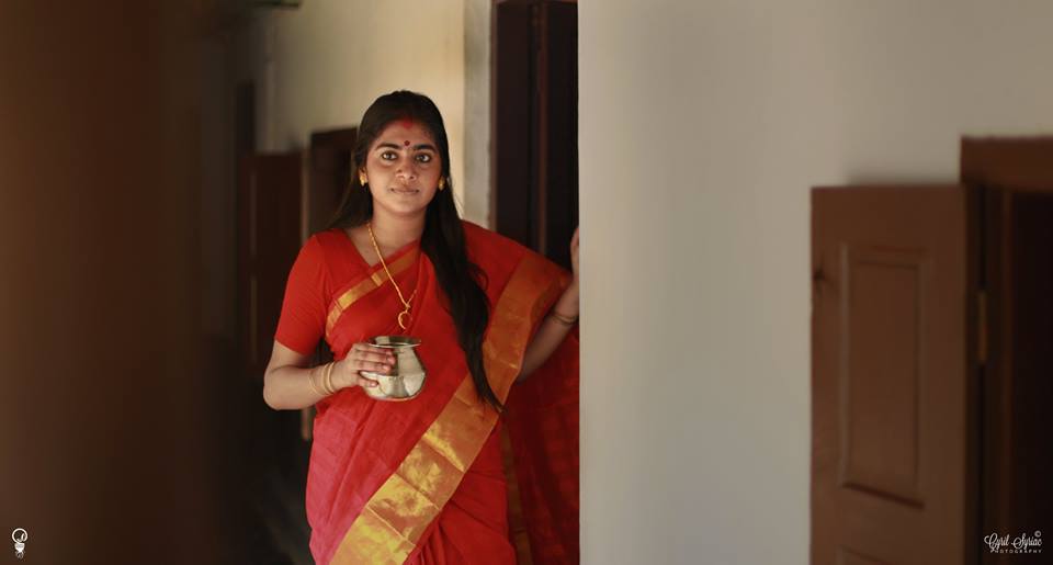 ഒരു നിമിഷം, കാച്ചിയ പാലുമായി ഉമ്മറത്തേക്ക് എത്താൻ ഞാൻ വൈകിയ ഒരേ ഒരു നിമിഷത്തിലായിരിക്കണം എനിക്ക് എൻ്റെ മകളെ നഷ്ടമായത്.
