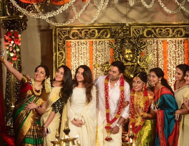 bhavana appearance during Jyothi Krishna wedding
