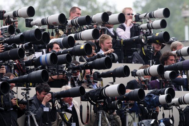 crowd-of-press