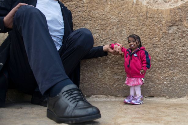 Worlds-tallest-man-and-shortest-woman-visit-Egypt-Giza-26-Jan-2018 (2)