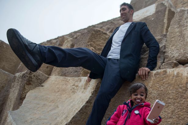 Worlds-tallest-man-and-shortest-woman-visit-Egypt-Giza-26-Jan-2018