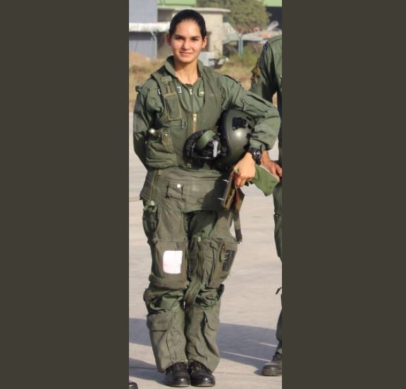 avani chaturvedi first indian woman to fly fighter aircraft