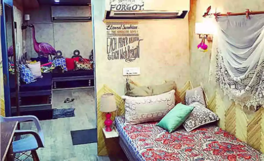 inside pics of bollywood actors caravan