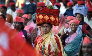 Farmers Welcomed By Mumbai Residents With Food & Water