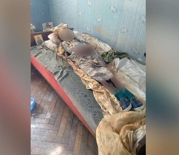 women spends 30 years with mummified mothers dead body