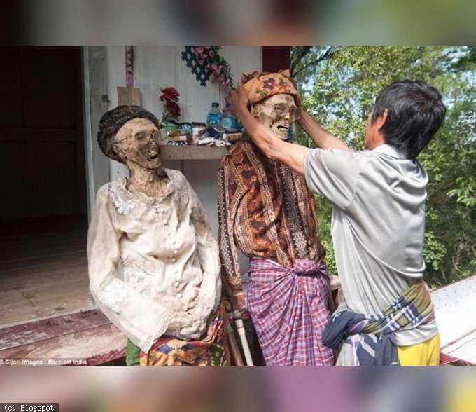 the Community that Digs Up Their Departed Relatives and dress them up