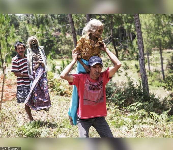 the Community that Digs Up Their Departed Relatives and dress them up