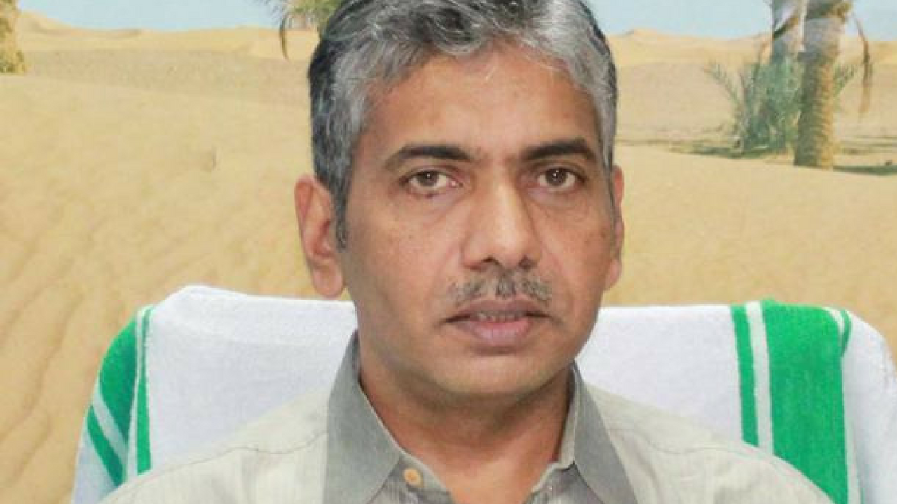 jacob jacob thomas transfer, chief minister pinarayi vijayan jacob thomas against govt on okhi disaster