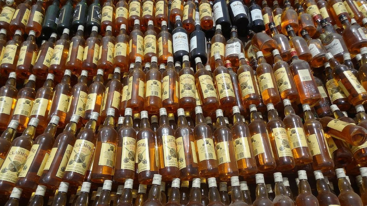 twentyfournews-liquor-seized liquor worth 30 lakhs spoiled