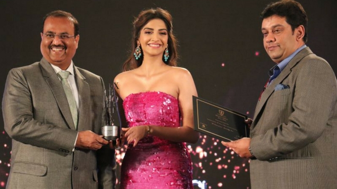 sonam bags global style icon award
