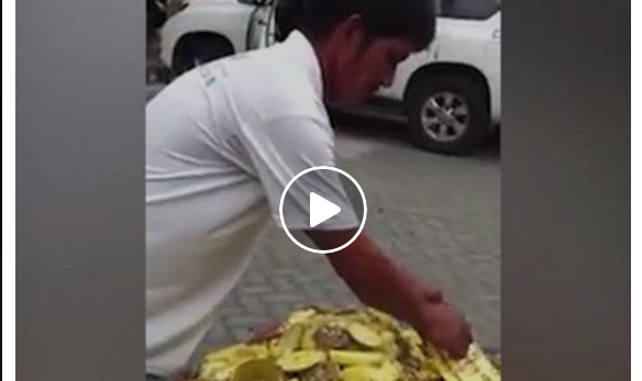pineapple cutting