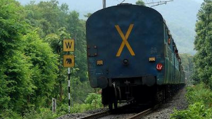 train air services delay train delays due to works at arkonam girl fell from train angamaly yard renovation six trains suspended temporarily new railway terminal in ernakulam palaruvi express train stops todays service