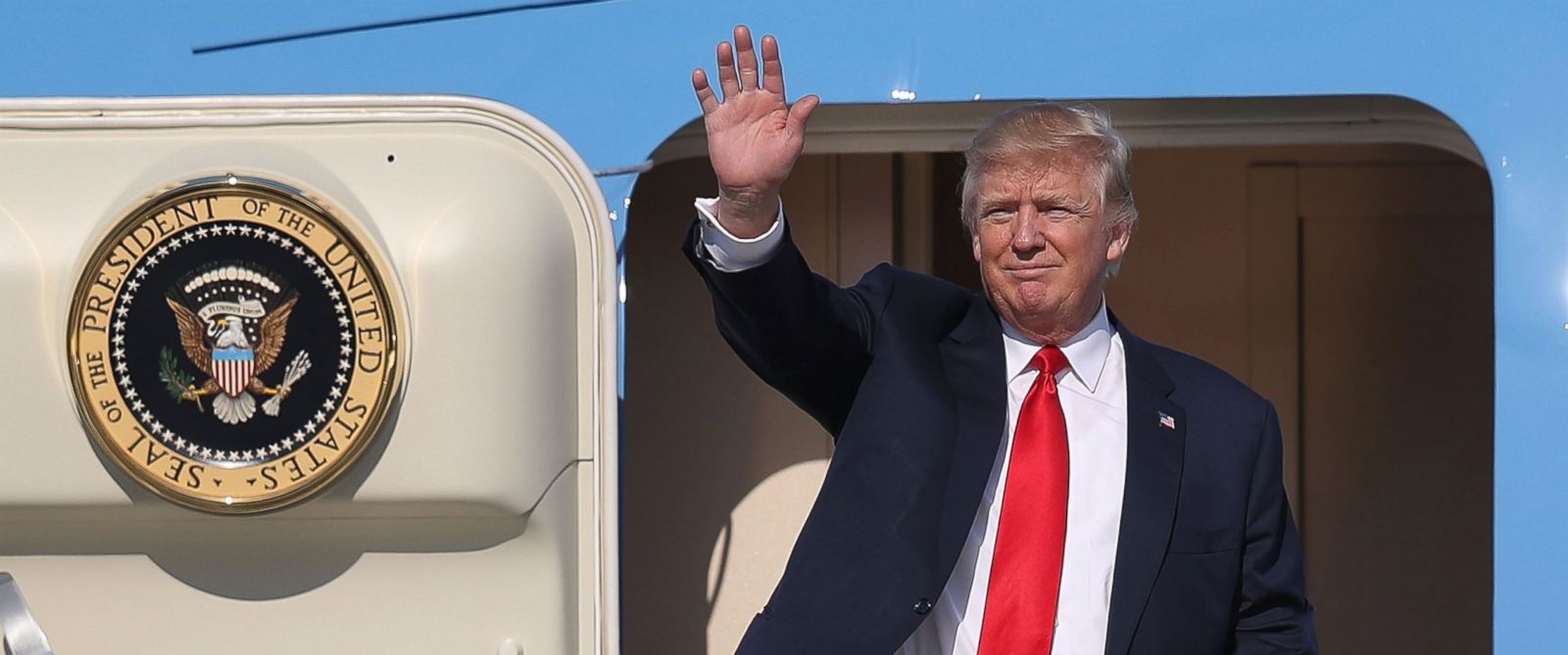 donald trump federal court freezes trump new travel ban