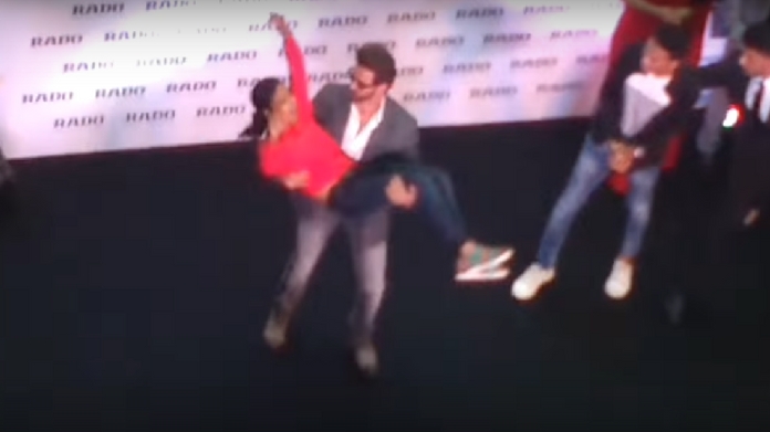 Hrithik roshan in Kochi dancing with a mallu girl