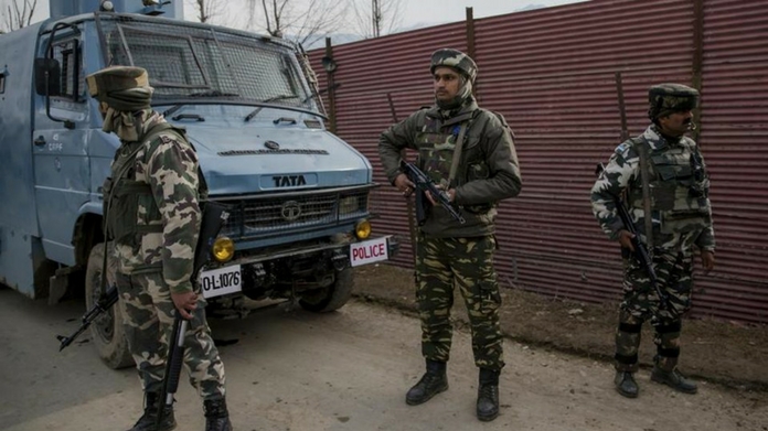 attack in kashmir 3 soldiers killed