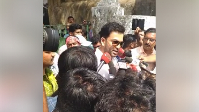 dont surround actress with camera says prithviraj