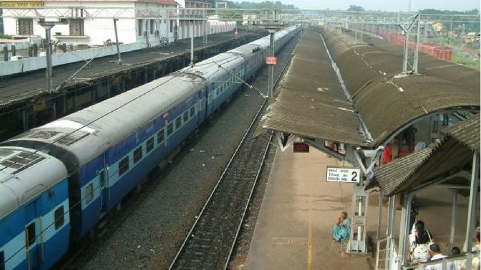 false fire in train creates havoc