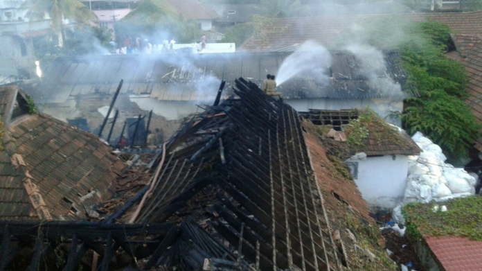 fire at padmanabhaswamy temple