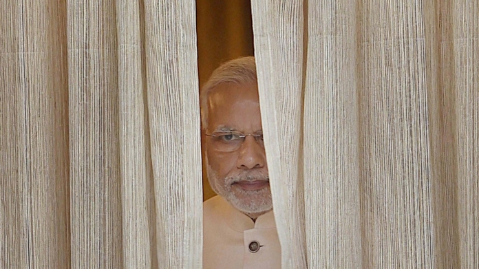 modi peeps in bathroom says rahul gandhi