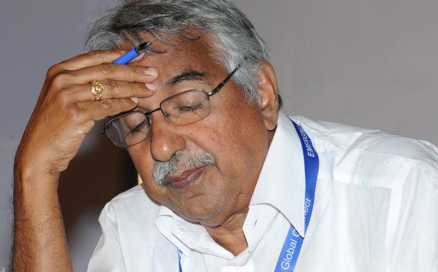 cag against udf govt oommen chandy solar case verdict today oommen chandy against solar commission report
