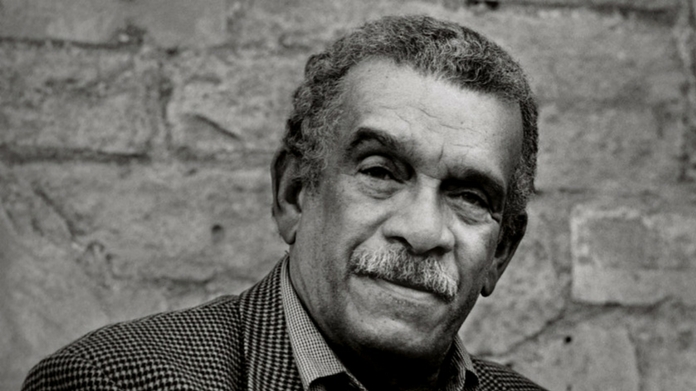 derek walcott passes away