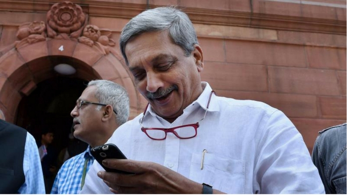 manohar parrikar resigns