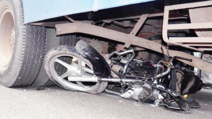 one died in a bike accident at kayamkulam