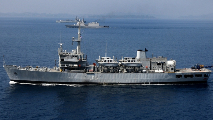 senior attacked by juniors at navy ship