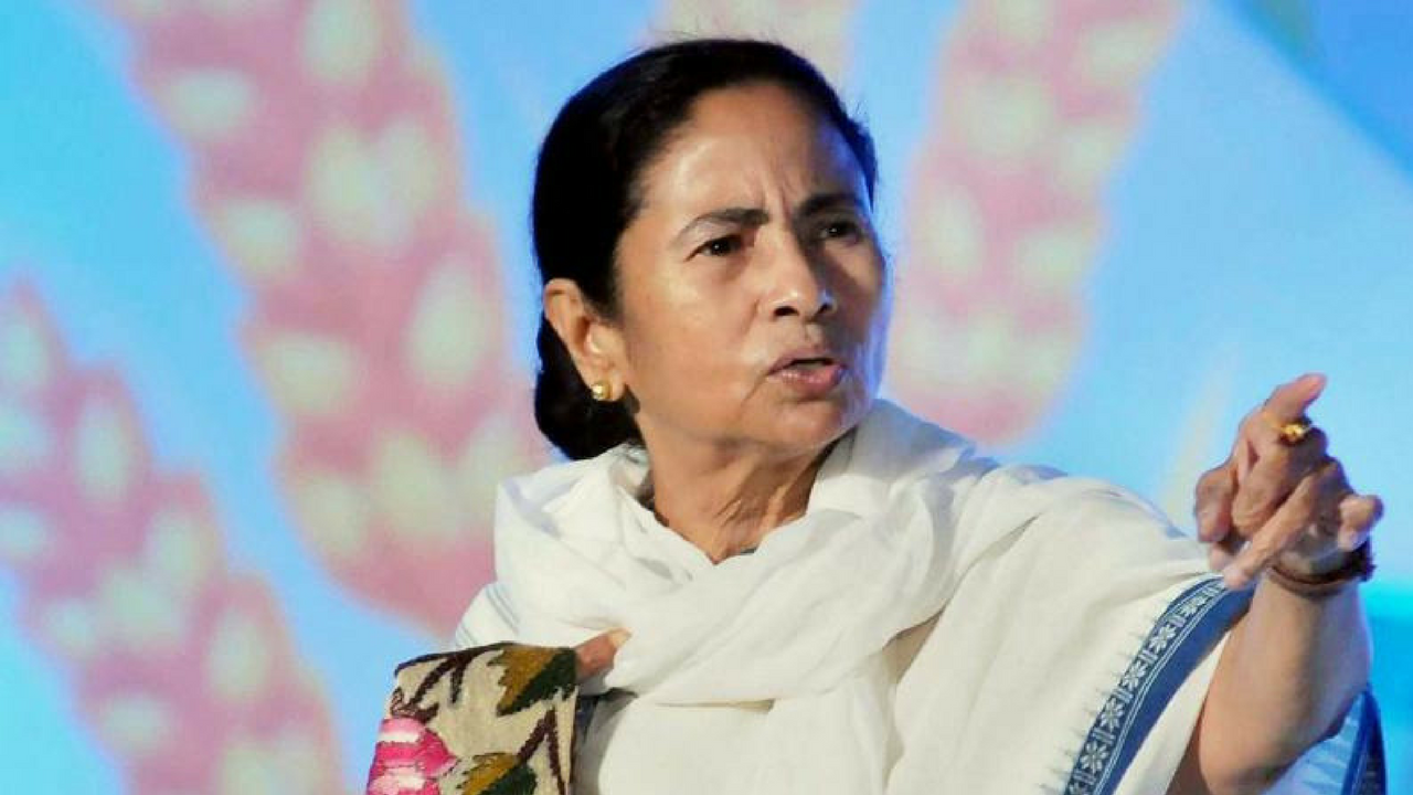mamata-banerjee dont make boundaries between hindus and muslims says court