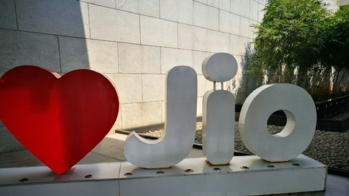 why Trai asked Jio to withdraw summer surprise offer jio feature phone gets 60 lakh booking jio republic day offer