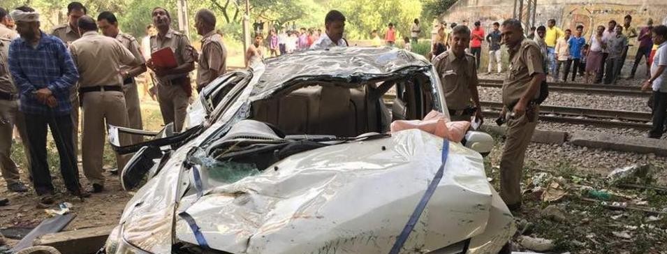 Car, flyover, accident bus car accident at kottayam 20 injured