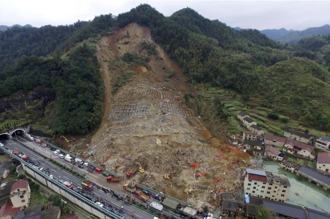 china landslide 100 persons missing