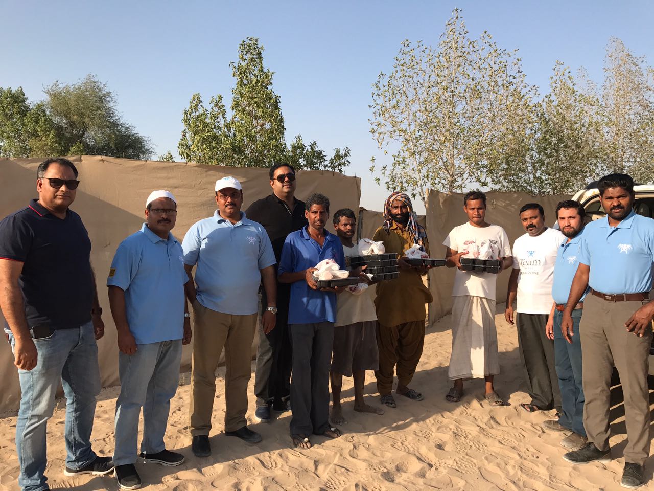 malayalees distributes iftar food kit for poor dubai