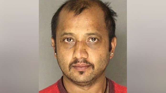 man protested naked after finding onion in food