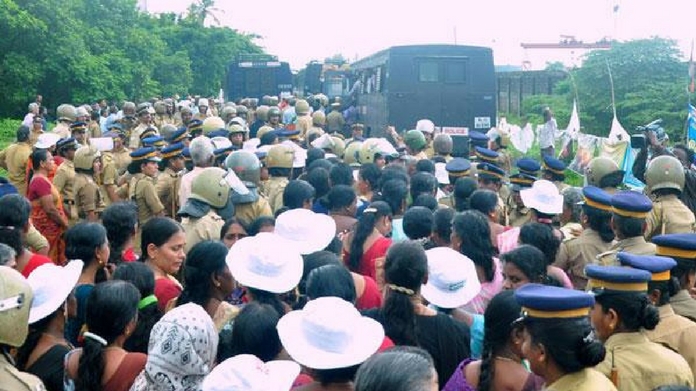 puthuvype protest against LPG terminal puthuvype plant construction temporrarily stopped