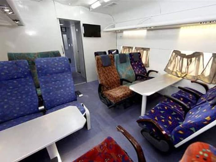 trains to be luxurious coaches like airplanes
