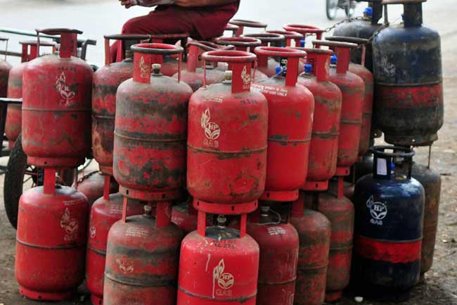 cooking gas cylinder subsidy stops govt may withdraw monthly hike on LPG cylinders