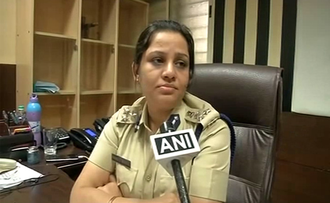 Report on sasikala VIP treatment in jail action against officer who gave report VIP treatment for sasikala in Jail DGP who gave report transferred to traffic