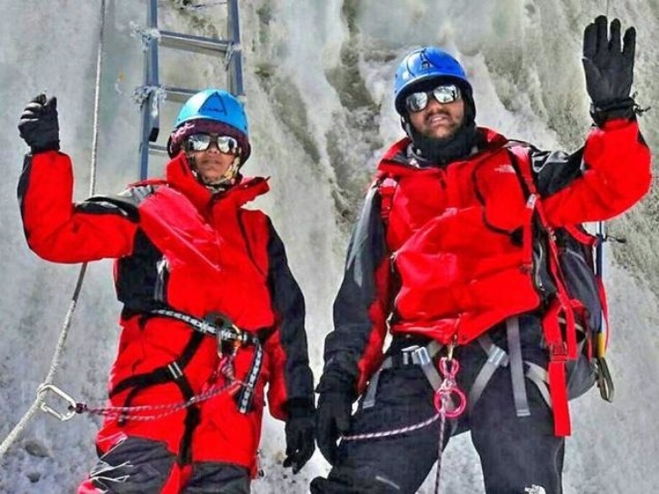police couple fake story on conquering everest expelled from police service