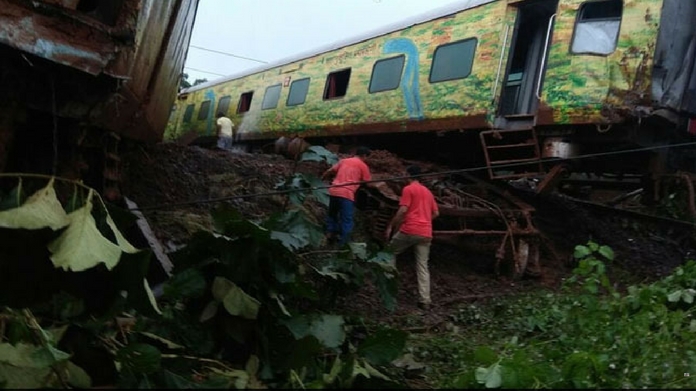 duronto express derailed