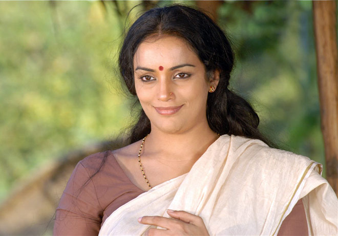 don't need women collective to be in film industry says Shweta Menon