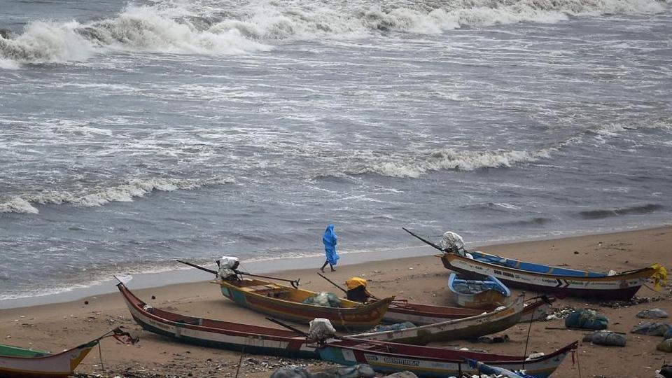 indian fishermen attacked by srilankan navy