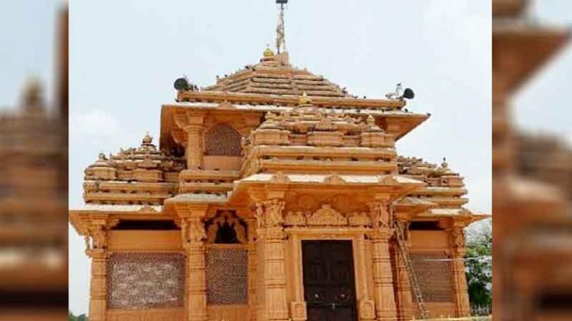 muslim woman as deity in hindu temple